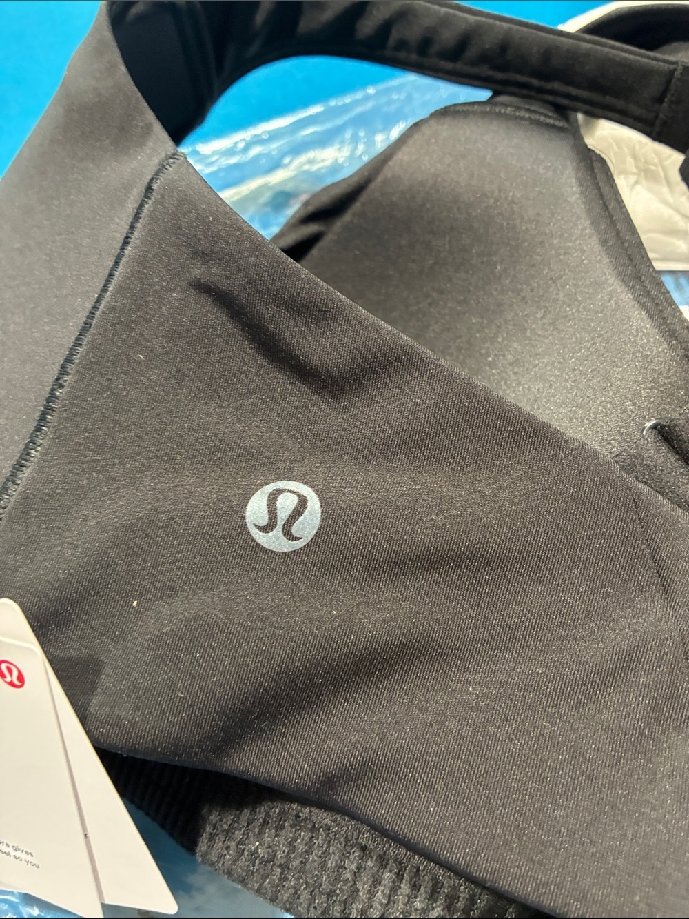 *Brand New* lululemon-  Black Energy High Support Sports Bra - Size 34B- NWT - Picture 13 of 14